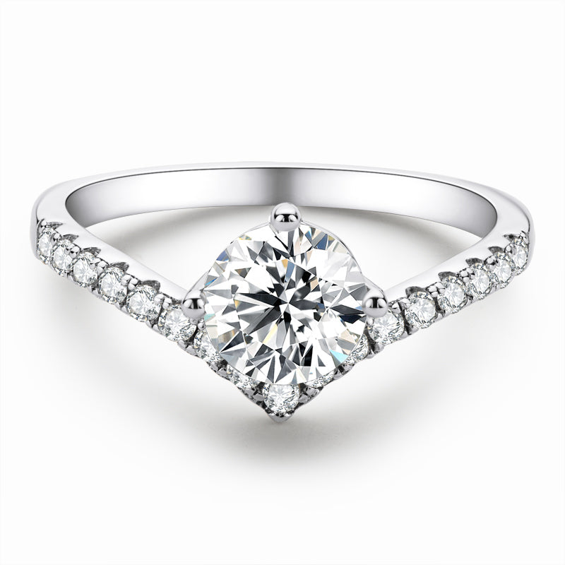 925 Sterling Silver Round Cut CZ V-shaped Classic Ring 1