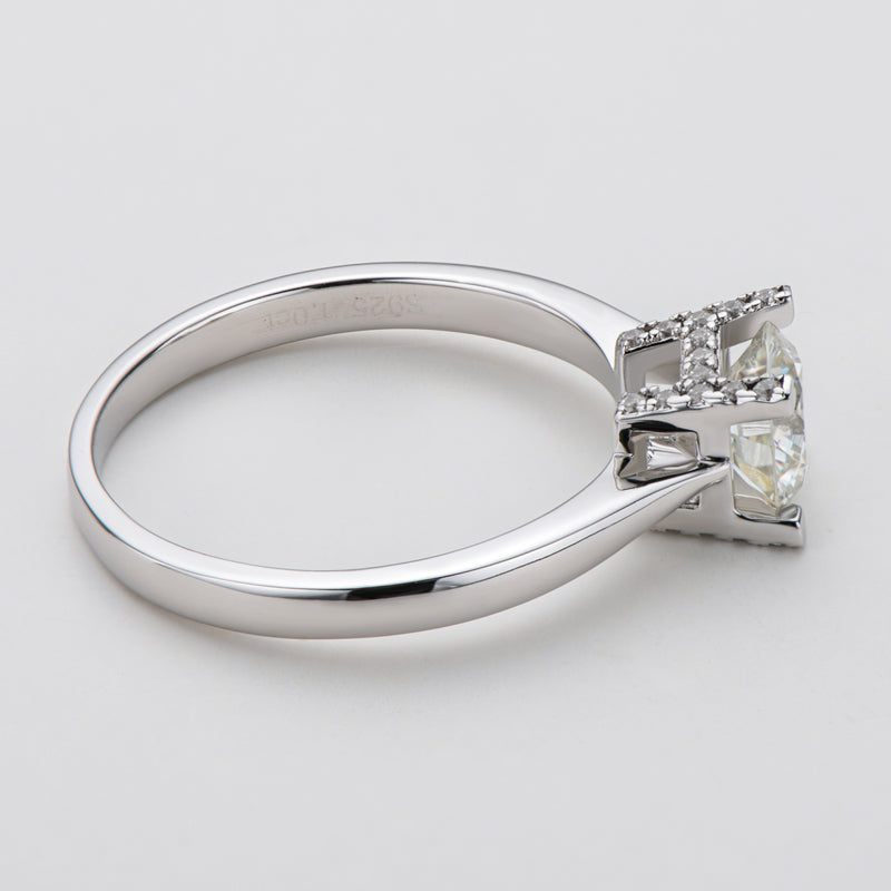 925 Sterling Silver  Classic Round Cut CZ HW Letter Solitaire Ring 11