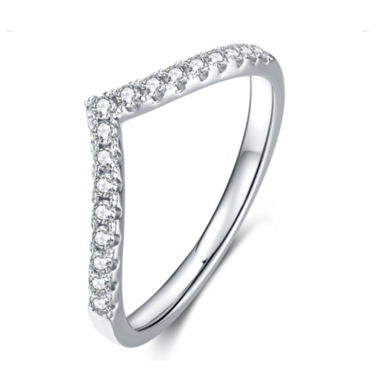 925 Sterling Silver V-Shape Round Cut CZ Ring 1