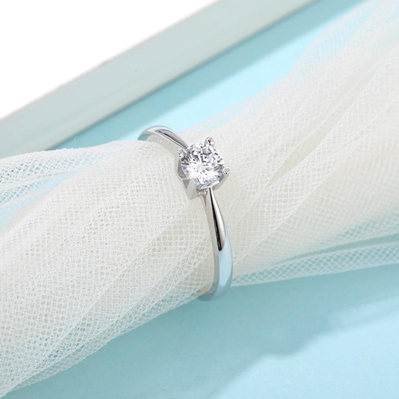 925 Sterling Silver Round Cut CZ Solitaire Ring 6