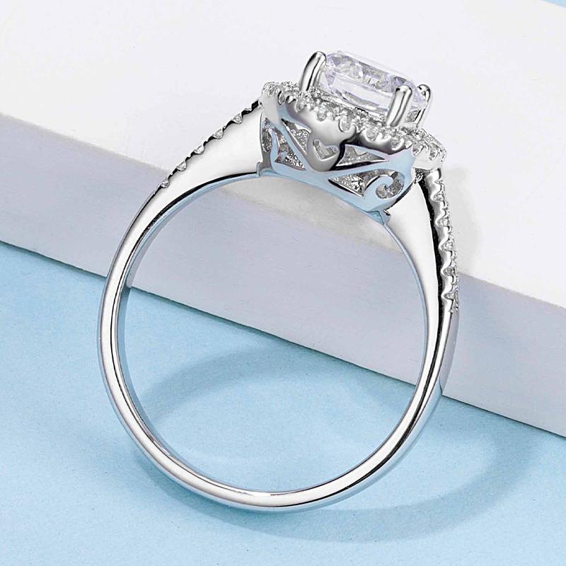 925 Sterling Silver  Classic Round Cut CZ Halo Ring 5