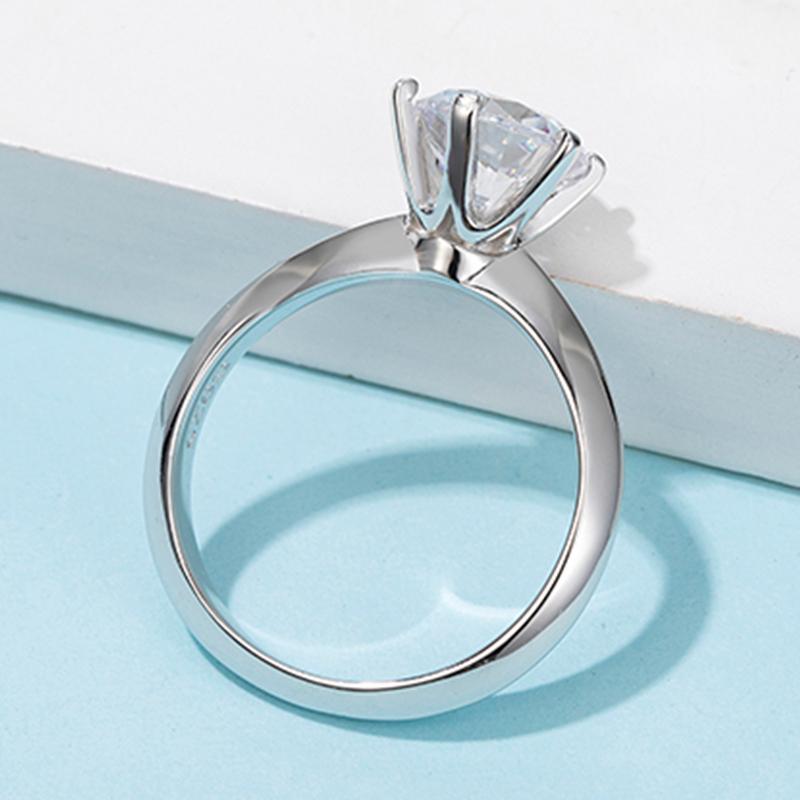 925 Sterling Silver Classic Round Cut CZ Solitaire Ring 4