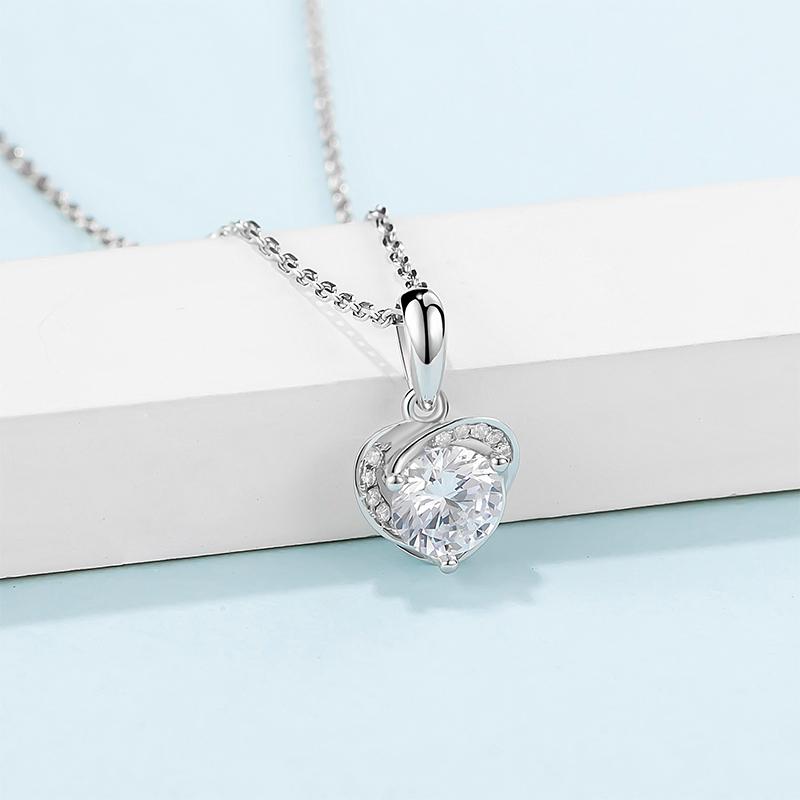 925 Sterling Silver Classic Brilliant Round CZ Heart-shaped Pendant Necklace 4