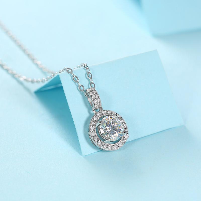 925 Sterling Silver Halo Round Cut CZ Diamond Pendant Necklace 5