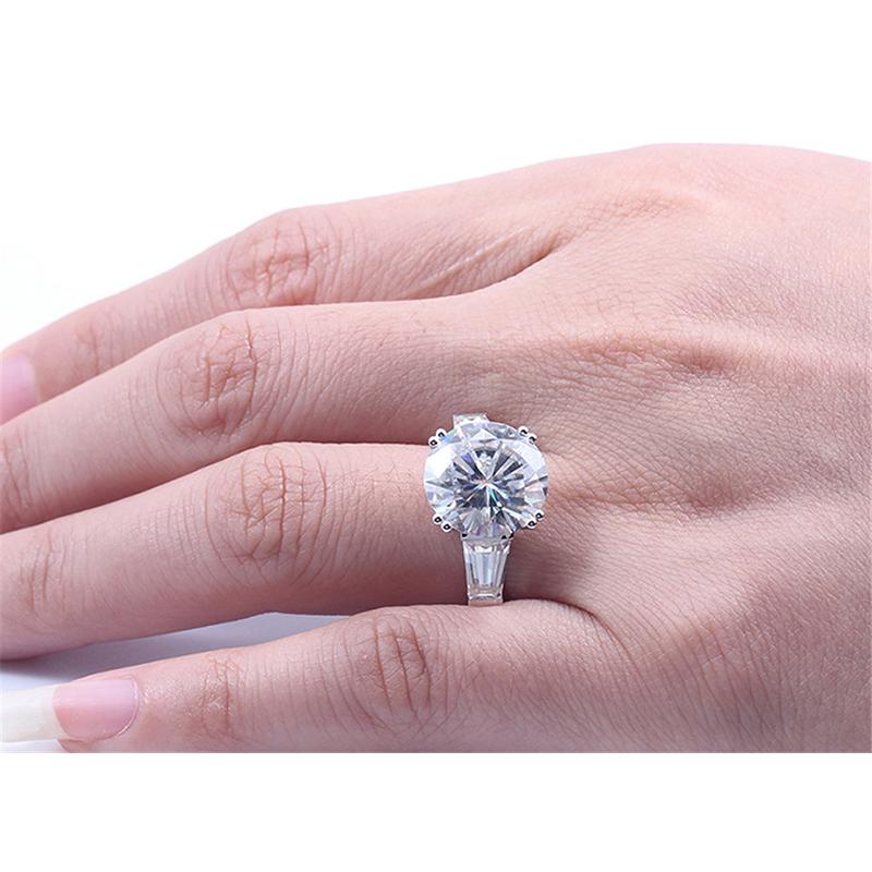 925 Sterling Silver Round Cut CZ Three Stone Ring 4