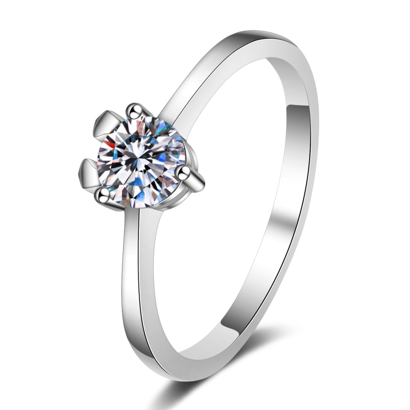 925 Sterling Silver Classic Round Cut CZ Solitaire Ring 1