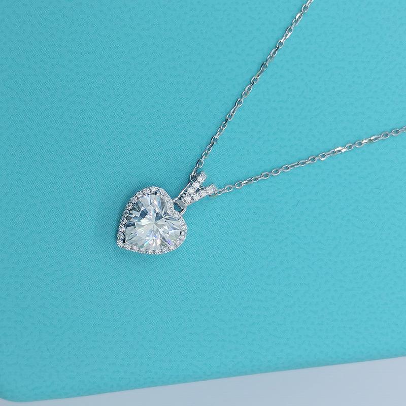 925 Sterling Silver Heart Shaped CZ Classic Pendant Necklace 5