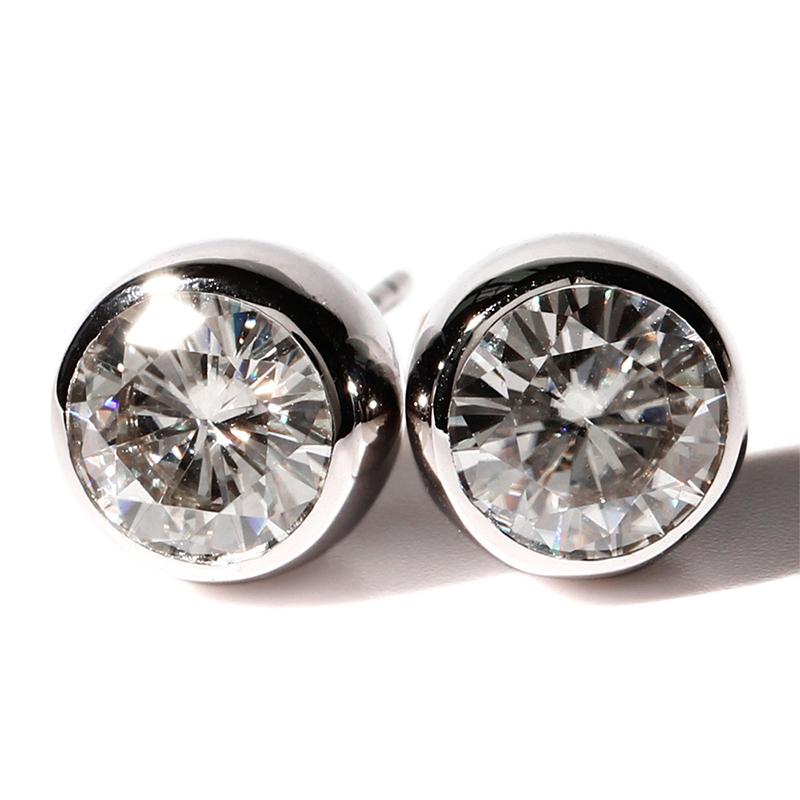 925 Sterling Silver Round Cut Cubic Zirconia Simple Stud Earrings 1