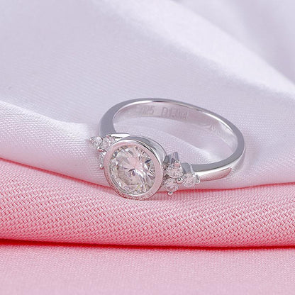 925 Sterling Silver Round Cut CZ Three Stone Ring 3