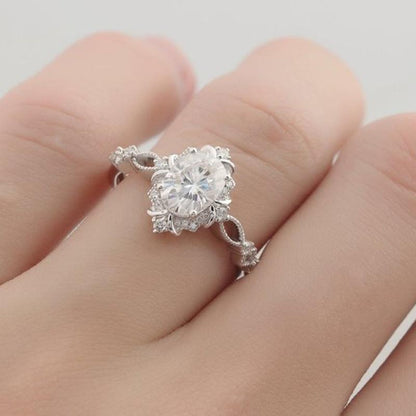 925 Sterling Silver  Round Cut CZ Vintage Ring 10