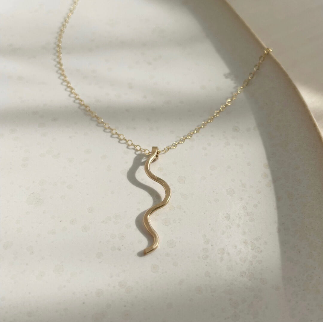 18 Inch Long Sidewinder Snake Pendent Necklace 3