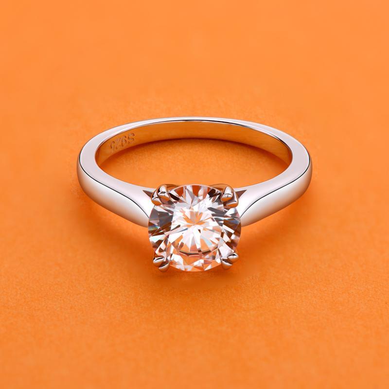 925 Sterling Silver Classic Round Cut CZ Solitaire Ring 2