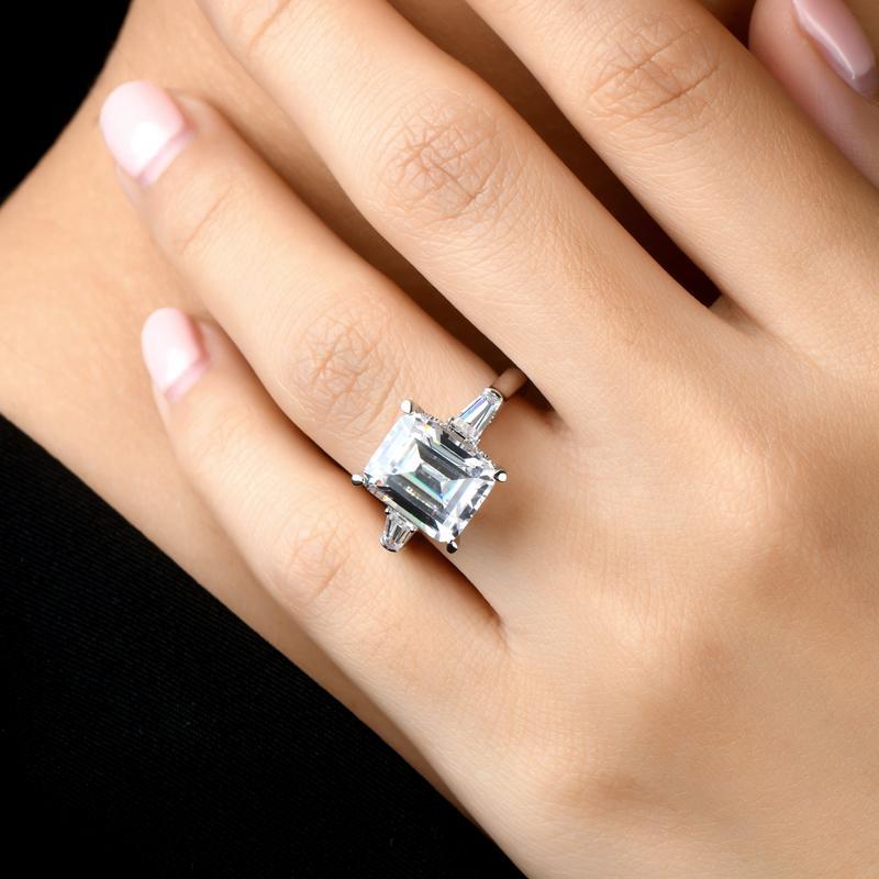 925 Sterling Silver Emerald Cut CZ Stone Ring 7