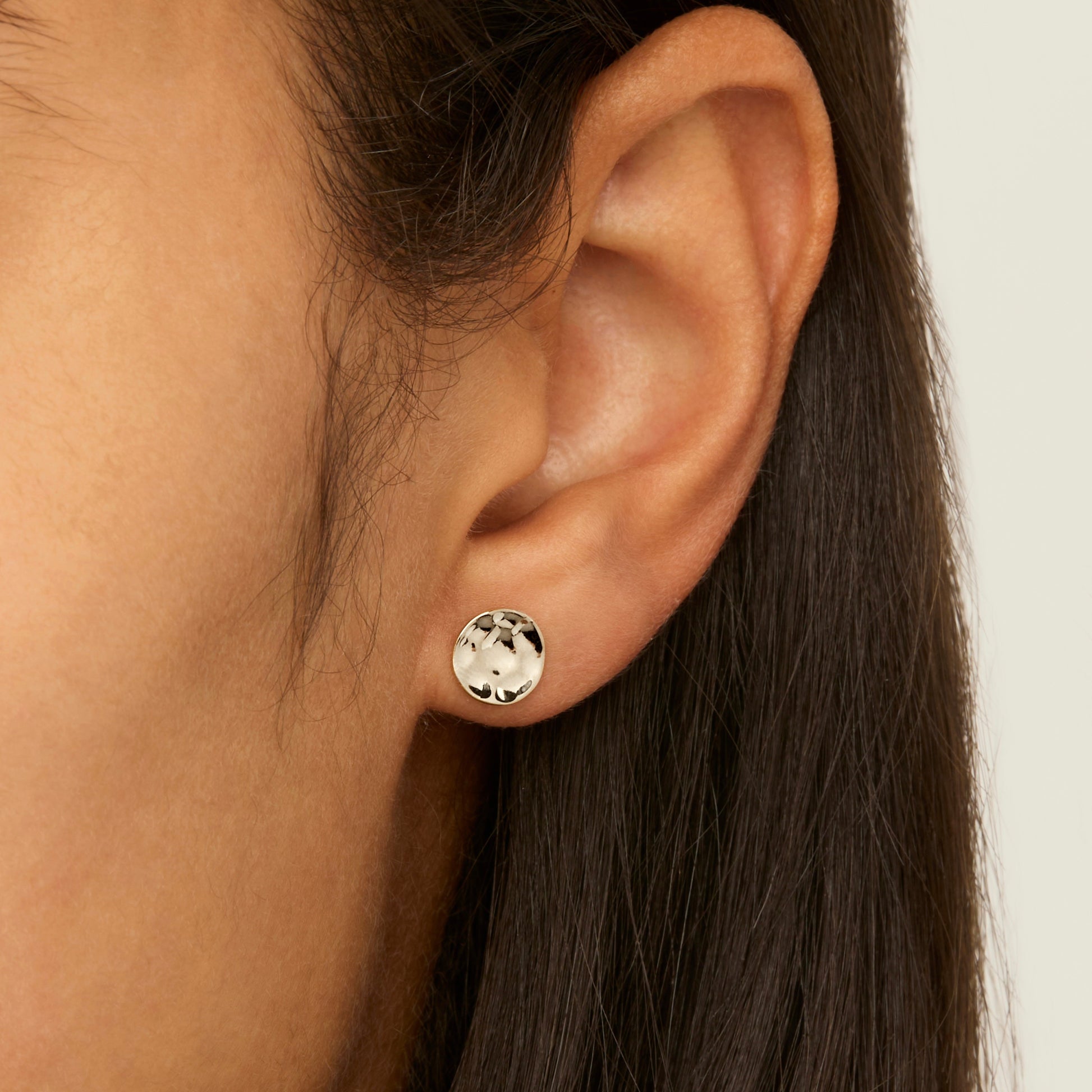 Double Beat Round Shape Stud Earring 2