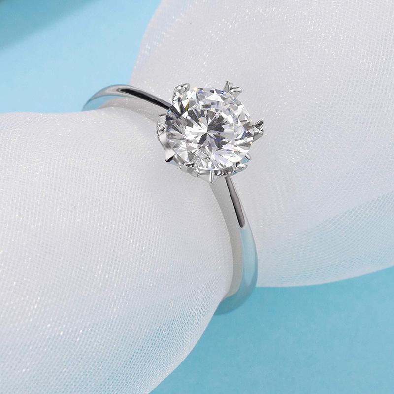 925 Sterling Silver Classic Round Cut CZ Solitaire Ring 4