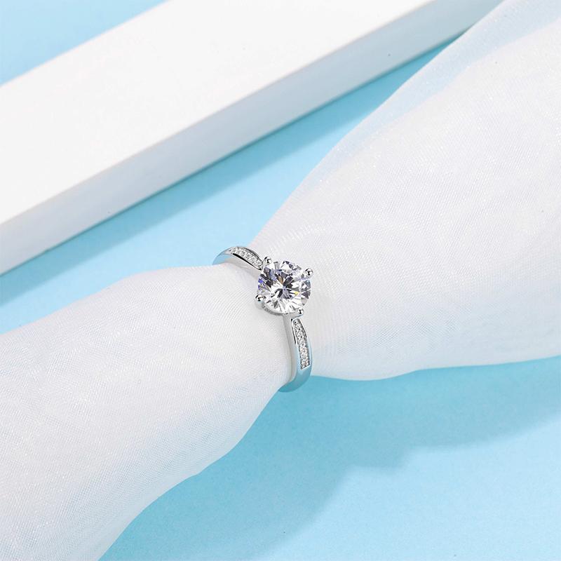 925 Sterling Silver  Classic Round Cut CZ Four Micro Setting Solitaire Ring 7