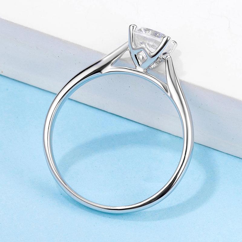 925 Sterling Silver Classic Round CZ Solitaire Ring 6