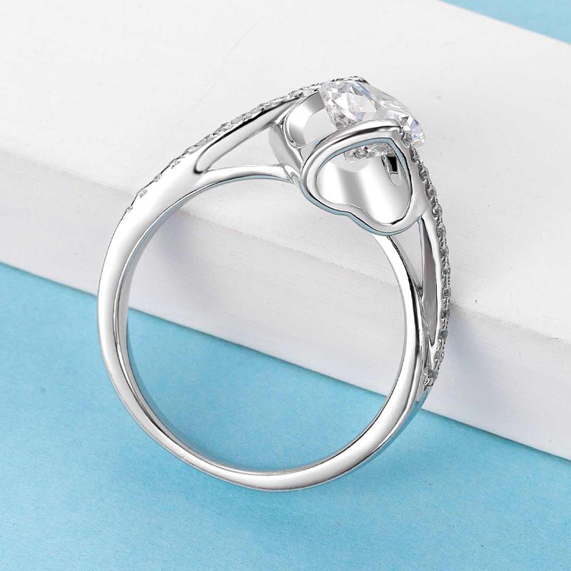 925 Sterling Silver Classic Round Cut CZ Angle Solitaire Ring 7