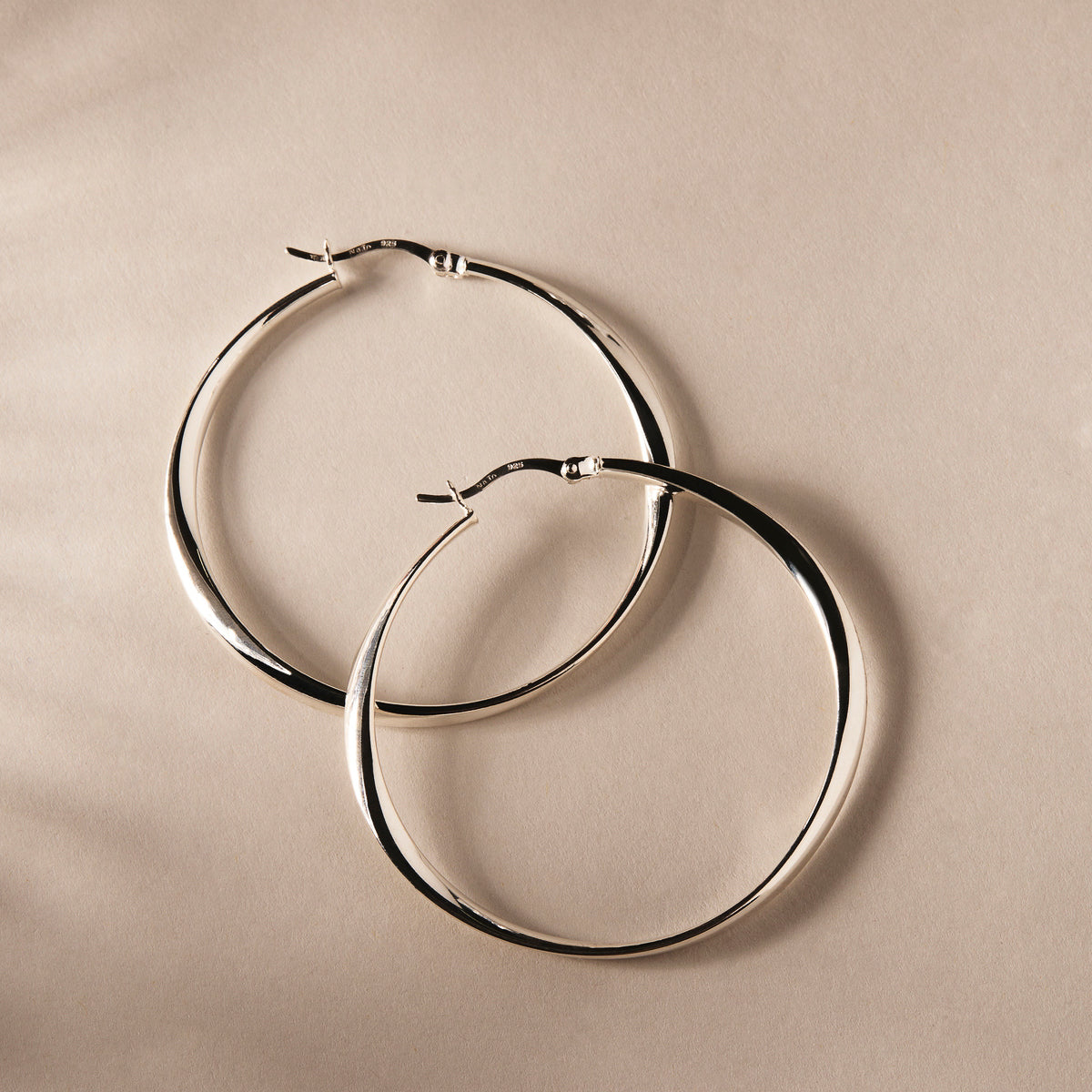 3mm Vespa Hoop Silver Earring 2