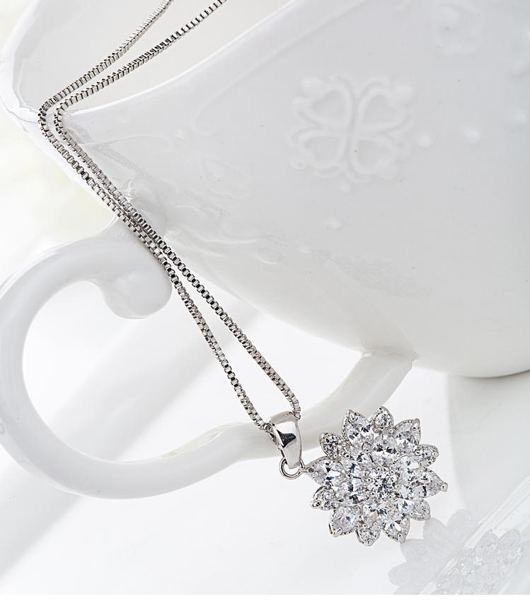 925 Sterling Silver Flower Design Created White CZ Pendant Necklace 9